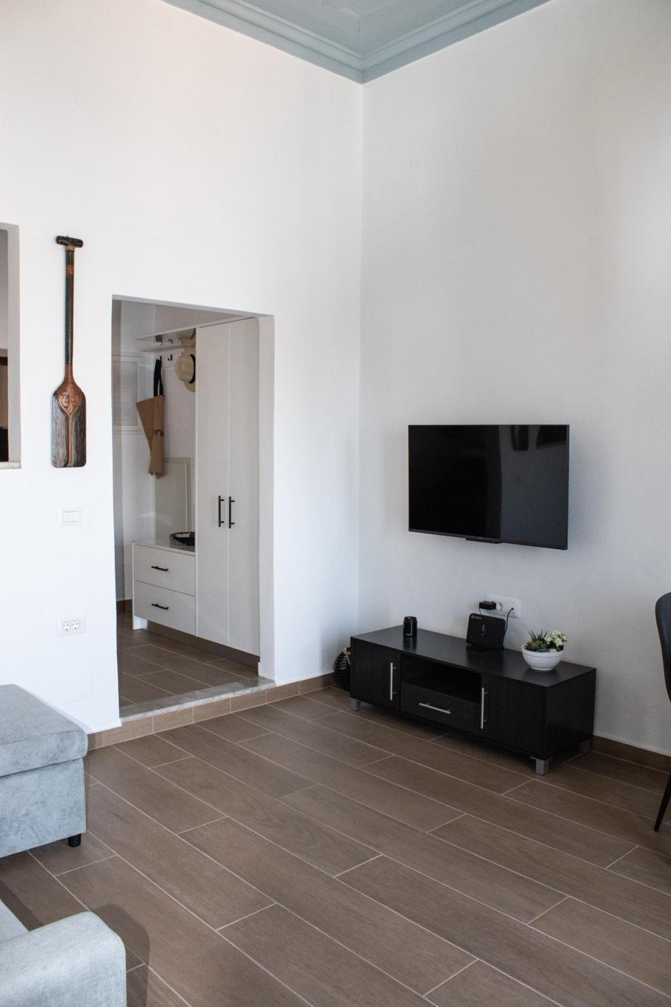 Duchess Harbour View Apartment